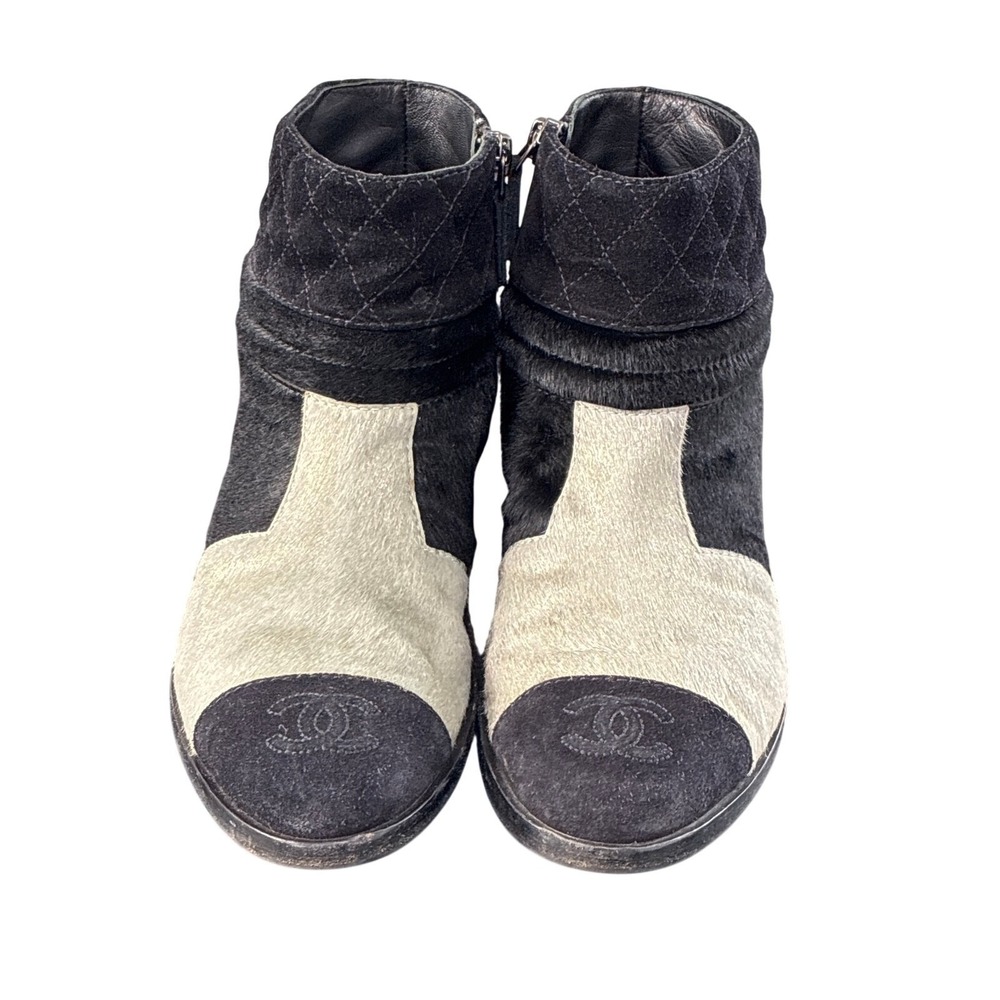 Chanel Black & Cream Cap Toe Ankle Booties EU 36 CC Logo Designer Boots